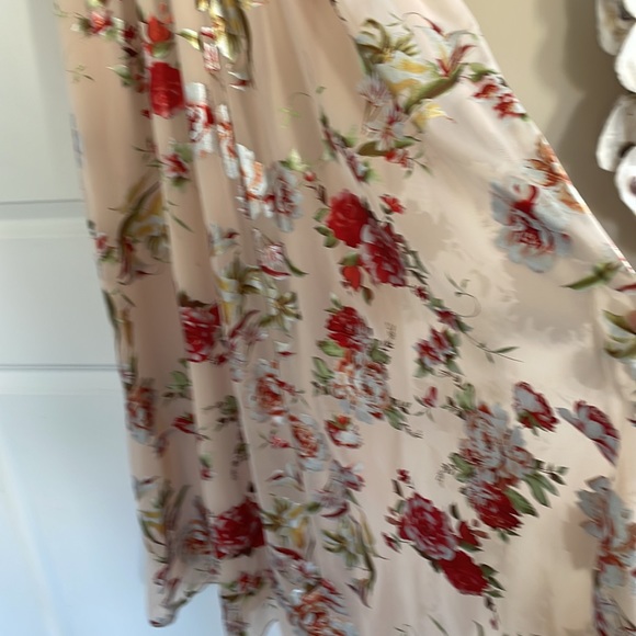 Never Worn😀 Cream with beautiful metallic floral print. open back sundress. NEW - Picture 10 of 13